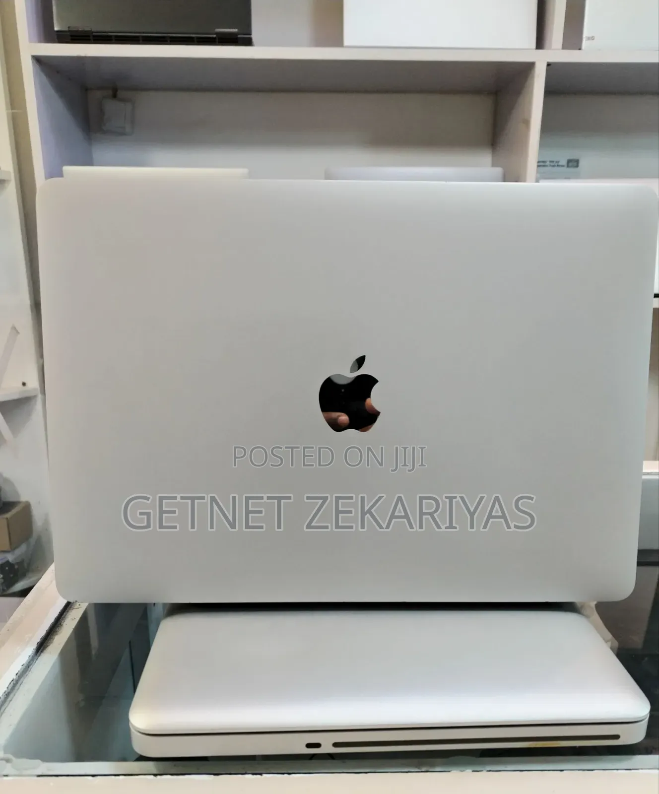 New Laptop Apple MacBook Pro M1 16GB Apple M1 Pro SSD 512GB