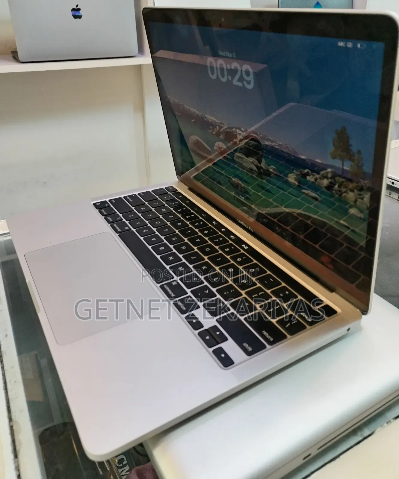 New Laptop Apple MacBook Pro M1 16GB Apple M1 Pro SSD 512GB