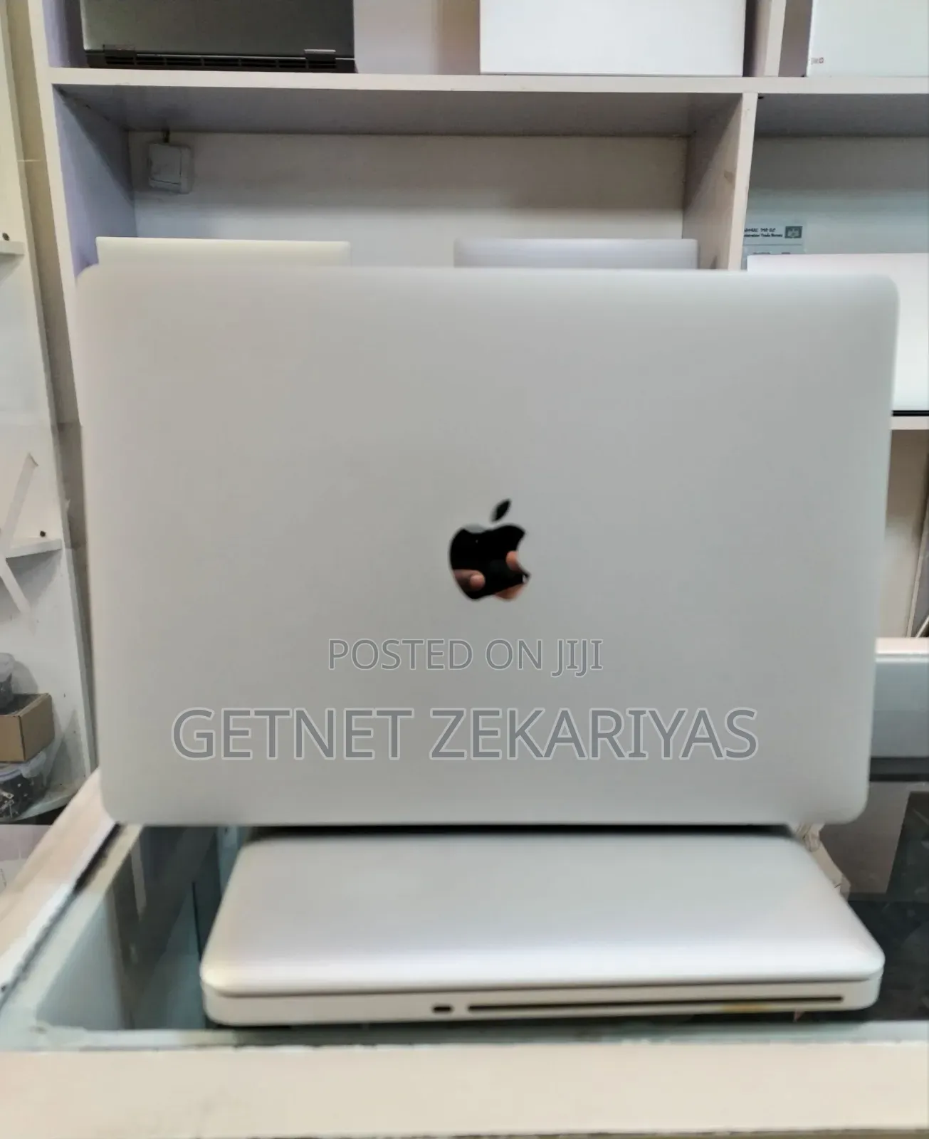 New Laptop Apple MacBook Pro M1 16GB Apple M1 Pro SSD 512GB