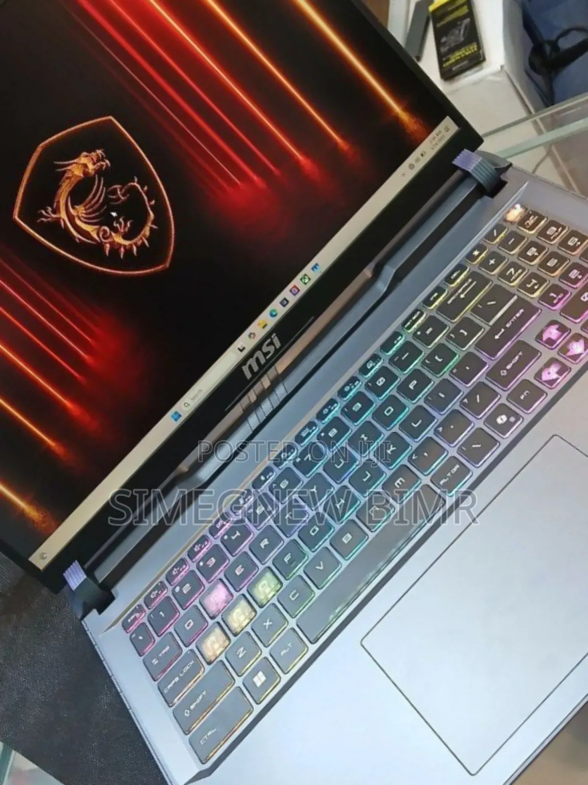 New Laptop MSI Vector 16 HX AI A2XWIG 16GB Intel Core Ultra 7 SSD 1T