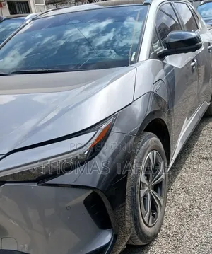 Toyota bZ4X 2024 Silver