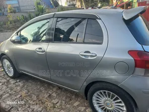Toyota Yaris 2010 Gray