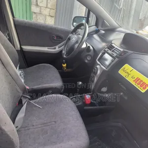 Toyota Yaris 2010 Gray