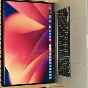 New Laptop Apple MacBook Pro 2019 16GB Intel Core I7 SSD 512GB