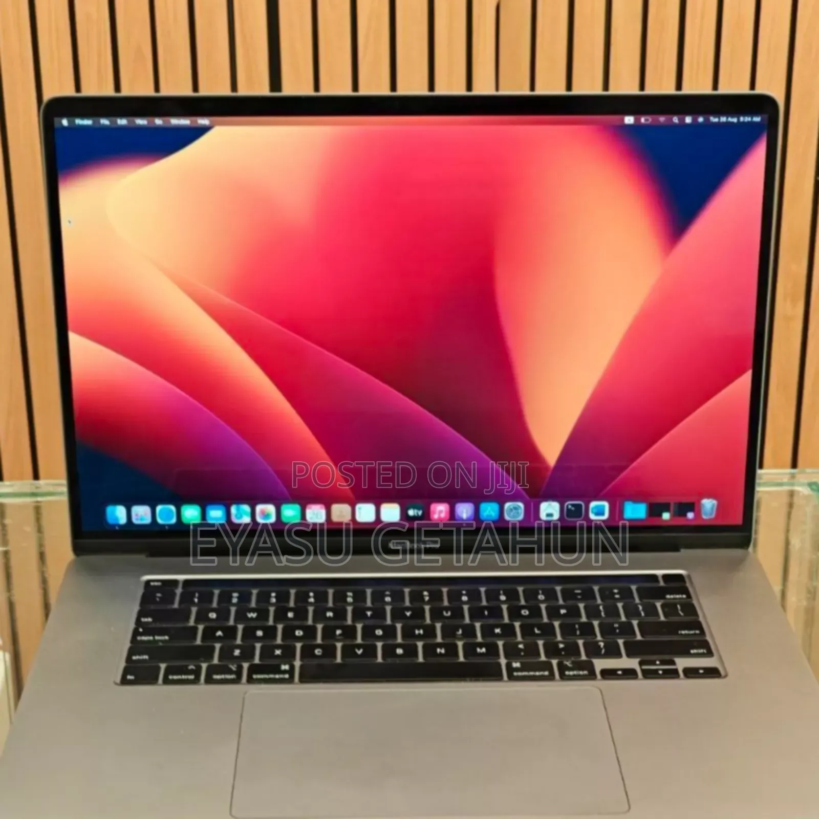 New Laptop Apple MacBook Pro 2019 16GB Intel Core I7 SSD 512GB