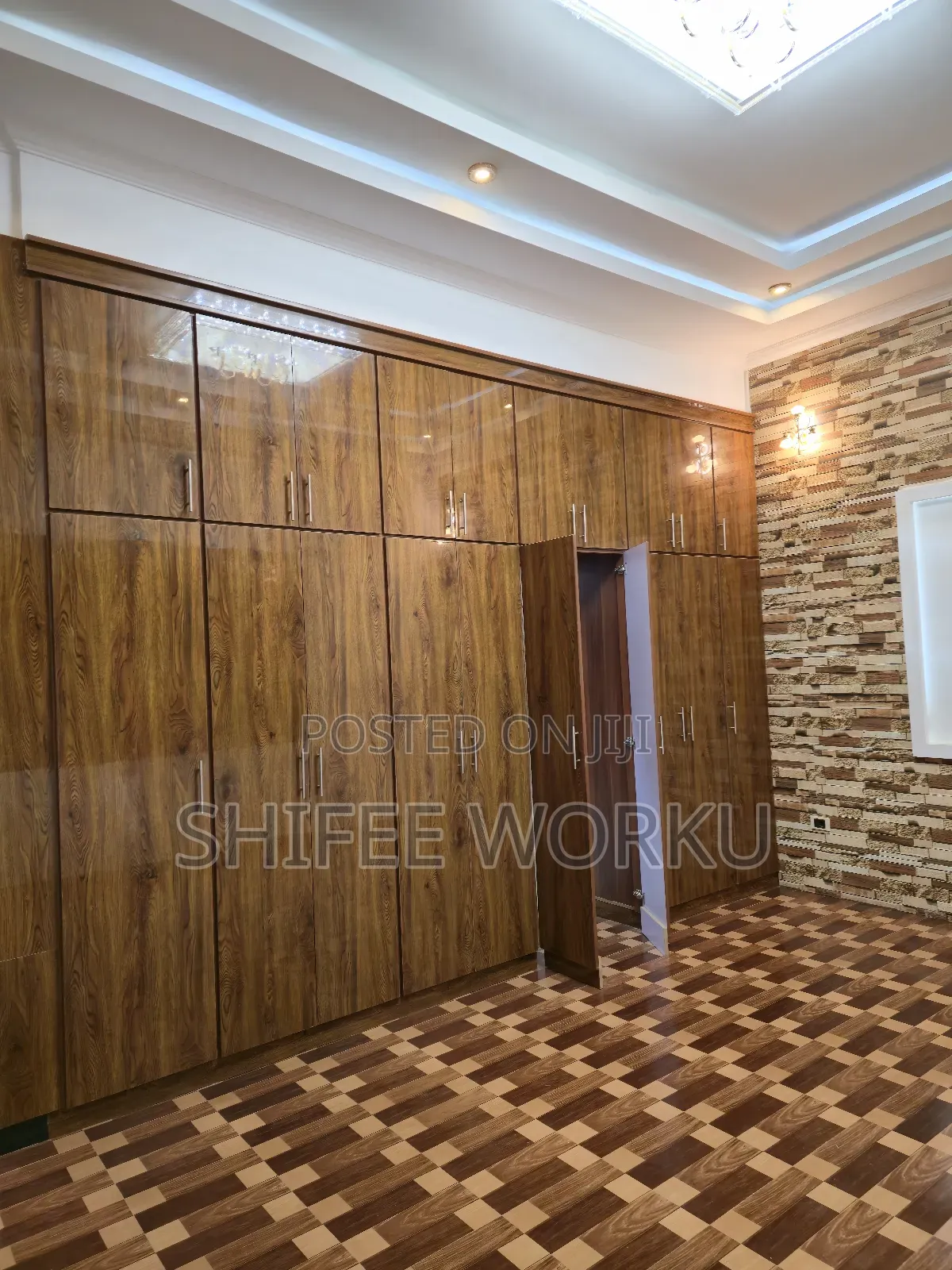 Furnished 5bdrm House in Semit 72 Area, Bole for sale