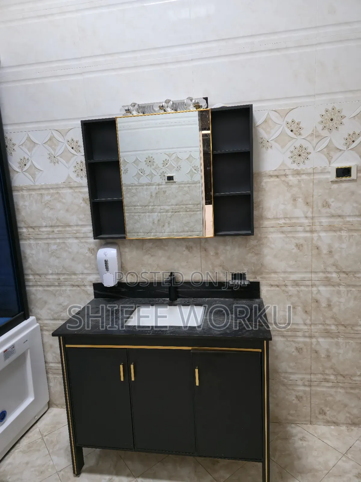 Furnished 5bdrm House in Semit 72 Area, Bole for sale