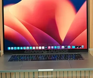 New Laptop Apple MacBook Pro 2019 16GB Intel Core I7 SSD 512GB