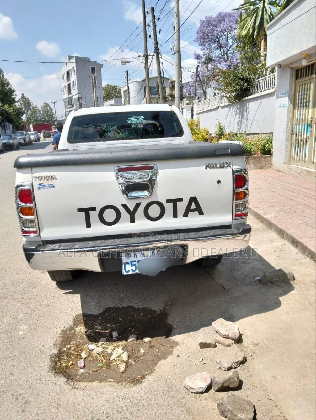 Toyota Hilux 2011 White