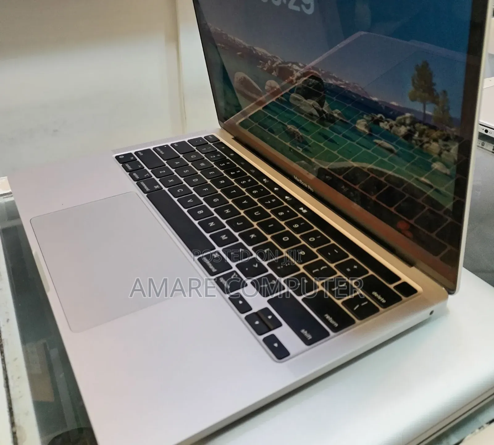 New Laptop Apple MacBook Pro M1 16GB Apple M1 Pro SSD 512GB