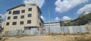 የሚሸጥ መጋዘን Sel