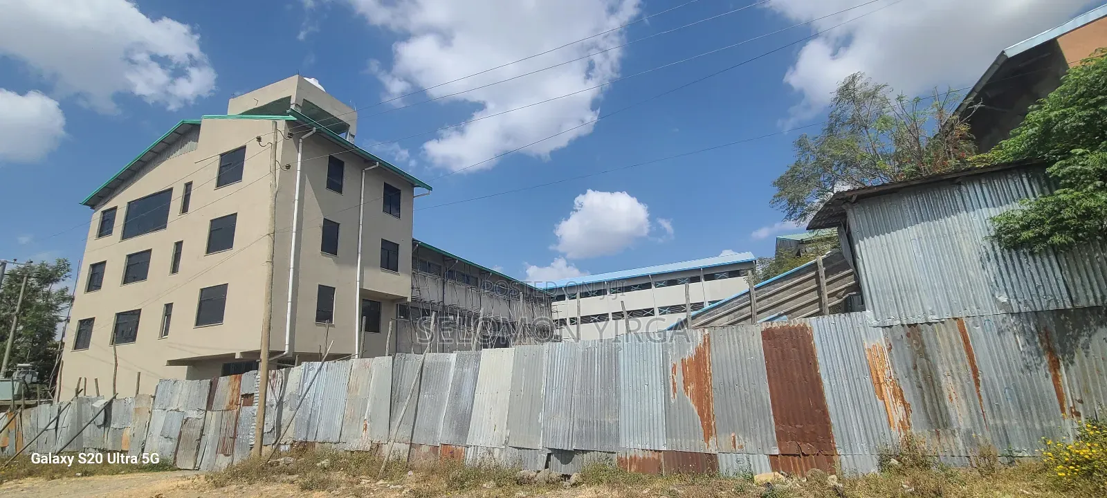 የሚሸጥ መጋዘን Sel