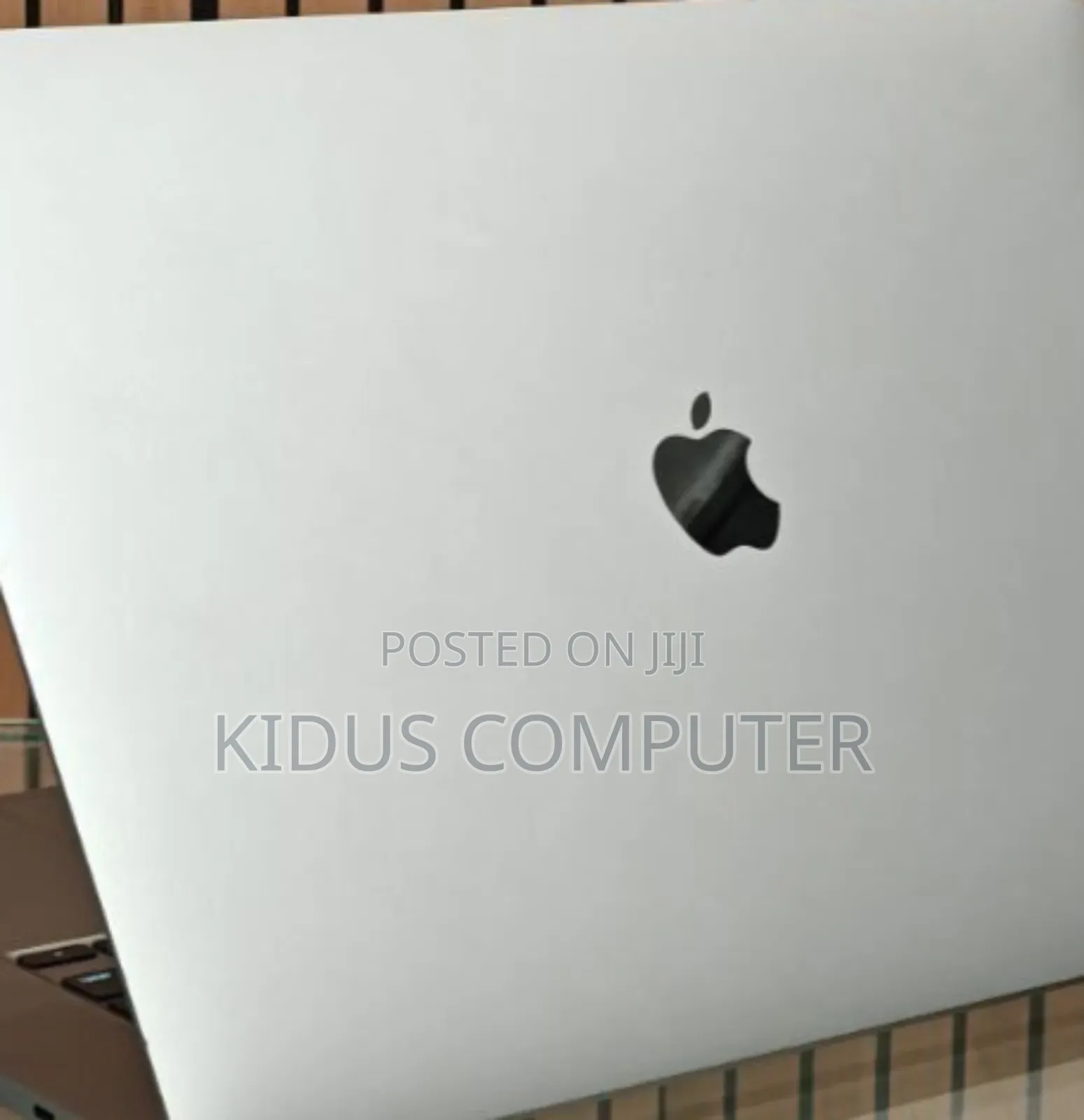 New Laptop Apple MacBook Pro 2019 16GB Intel Core I7 SSD 512GB