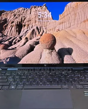 Photo - New Laptop HP Spectre 16GB Intel Core I7 SSD 1T