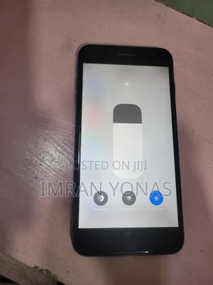 Photo - Apple iPhone 8 Plus 64 GB Black