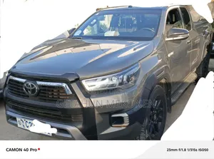Photo - Toyota Hilux 2021