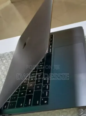 Photo - New Laptop Apple MacBook Air 2020 M1 8GB Apple M1 SSD 256GB