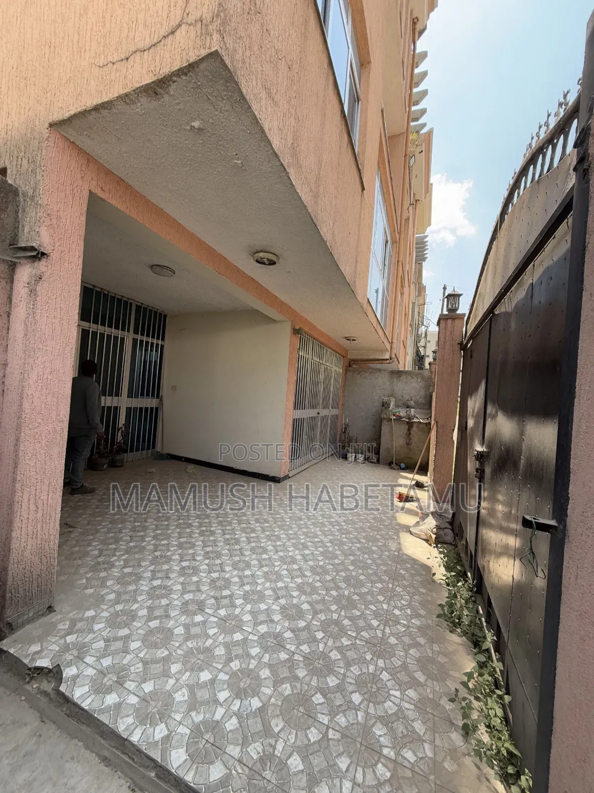 Furnished 6bdrm House in አዲስ አበባ, Nifas Silk-Lafto for sale