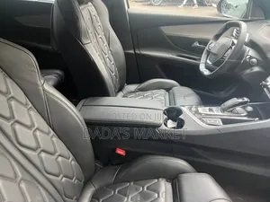 Peugeot 5008 2022 Gray