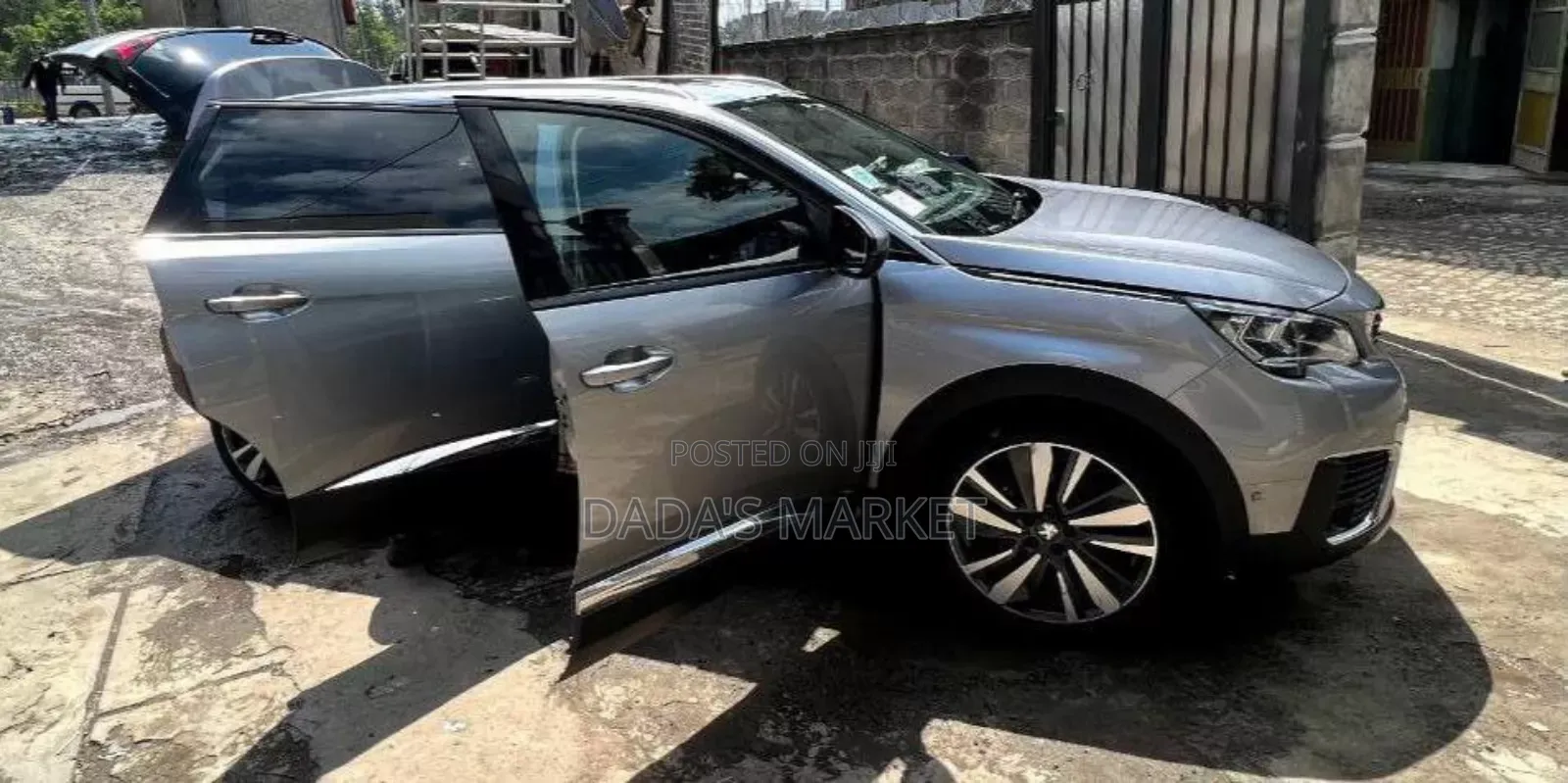 Peugeot 5008 2022 Gray