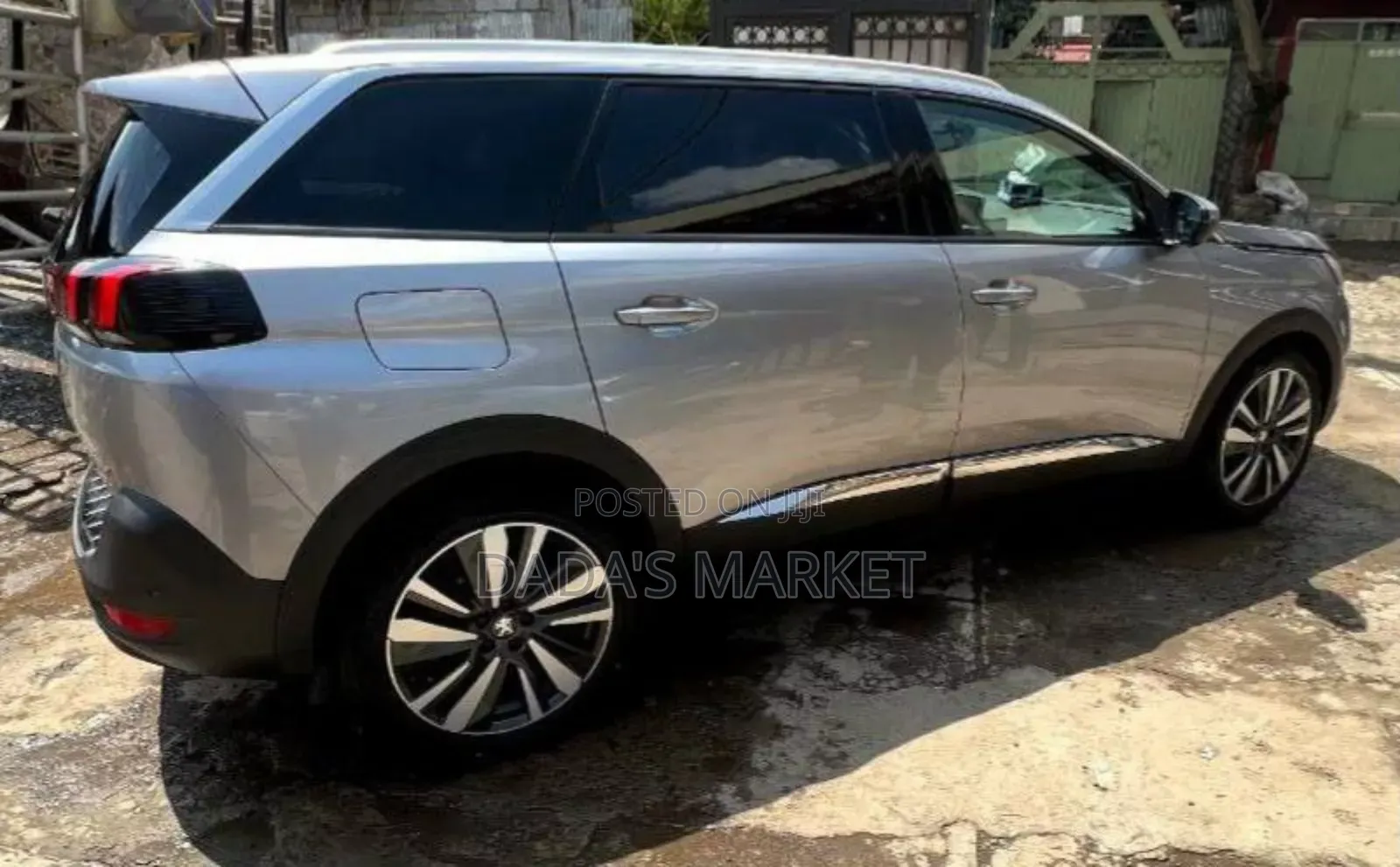 Peugeot 5008 2022 Gray