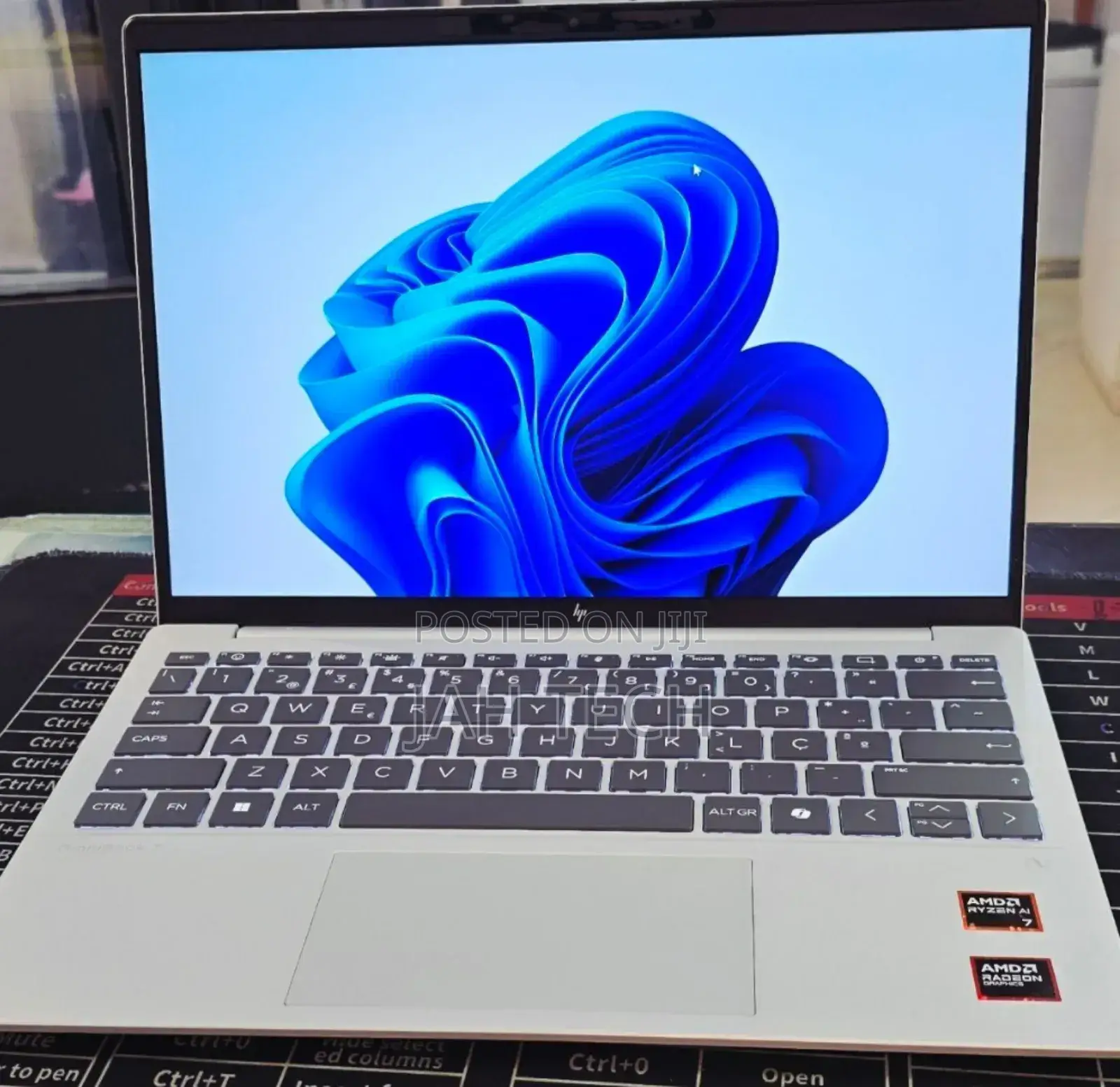 New Laptop HP OmniBook 7 14" 32GB Intel Core 7 SSD 1T