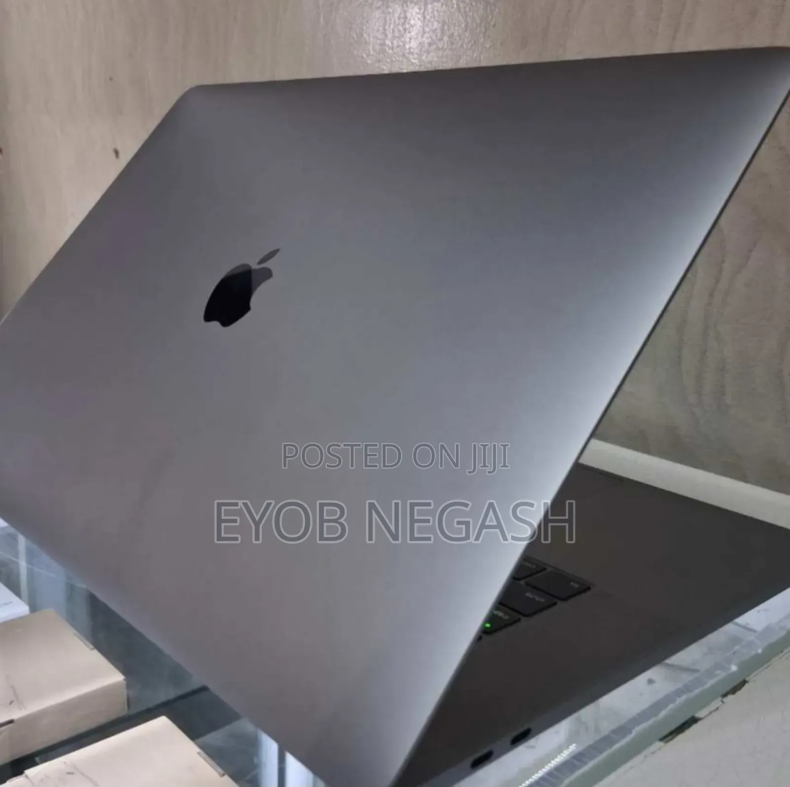 New Laptop Apple MacBook Pro 2019 32GB Intel Core I9 SSD 512GB