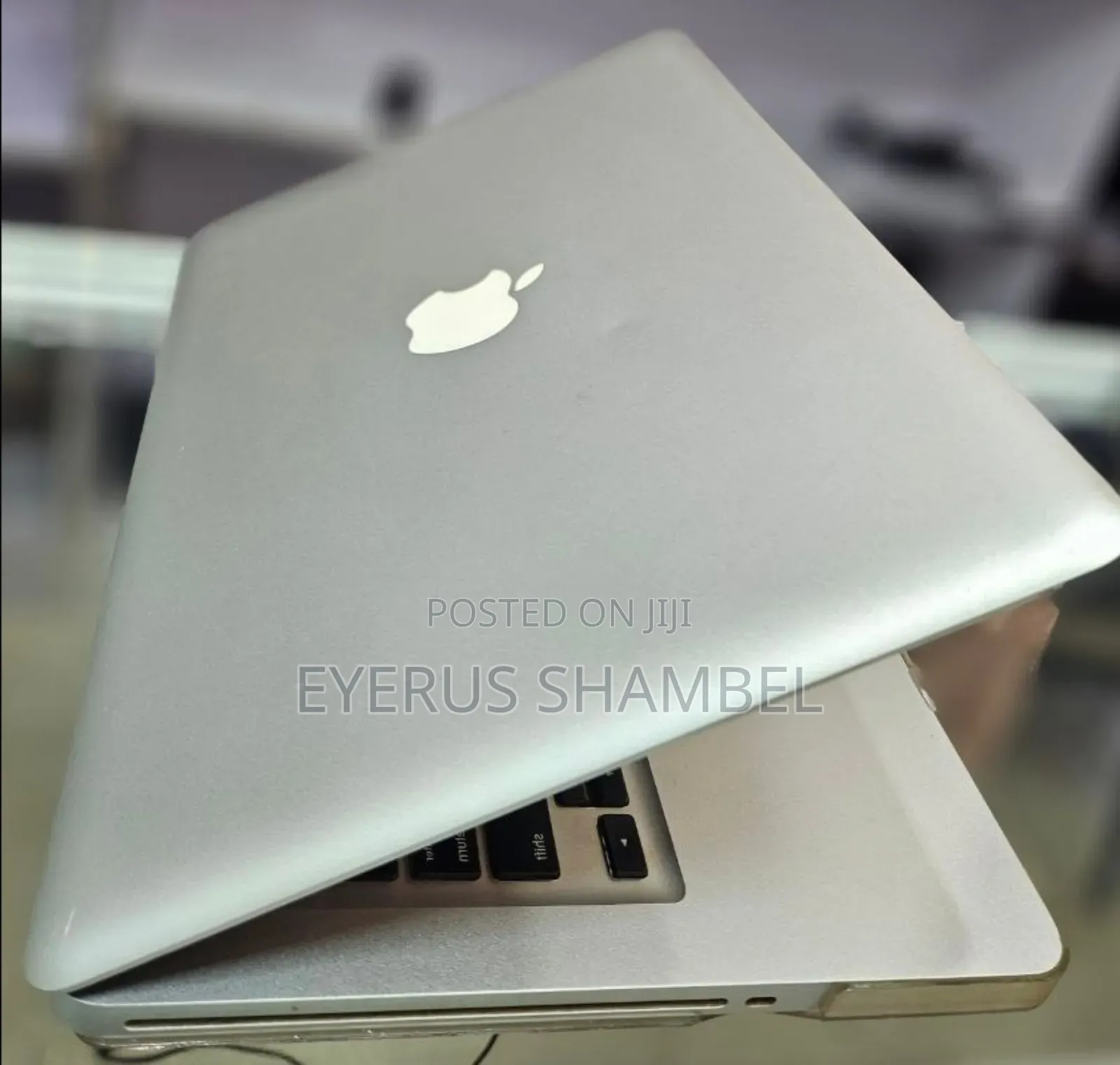 New Laptop Apple MacBook Pro 4GB Intel Core I7 HDD 500GB
