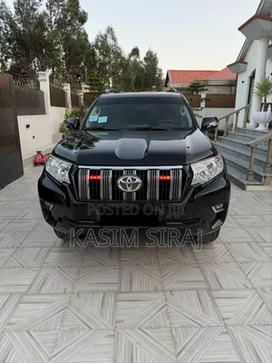 Photo - Toyota Land Cruiser Prado 2.7 2018 Black