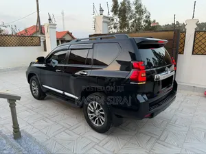 Toyota Land Cruiser Prado 2.7 2018 Black