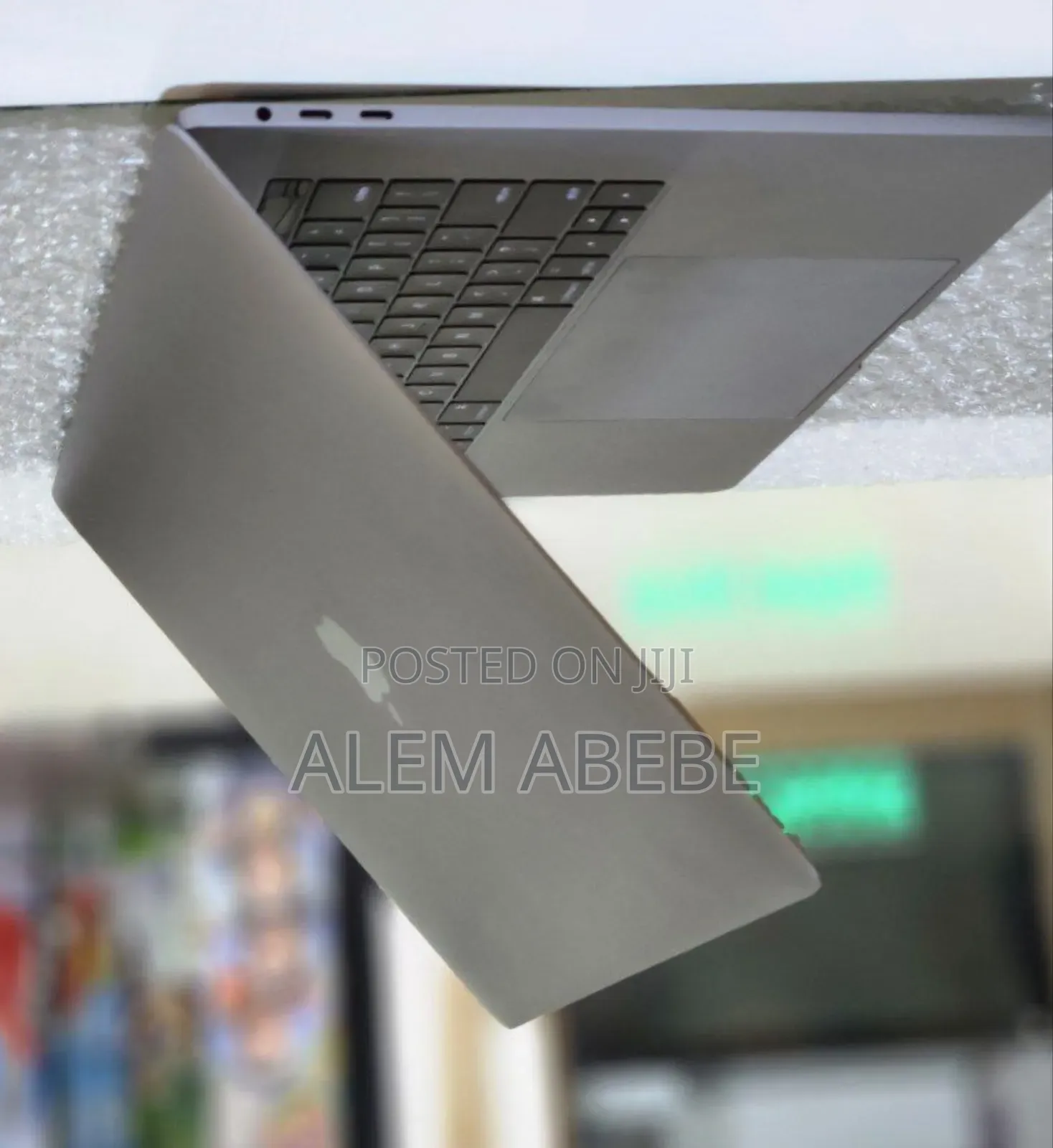 New Laptop Apple MacBook Pro 2017 16GB Intel Core I7 SSD 512GB