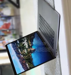 New Laptop Apple MacBook Pro 2017 16GB Intel Core I7 SSD 512GB