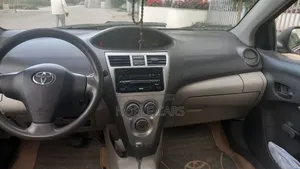 Toyota Yaris 2008 Red