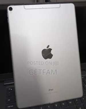 Photo - New Apple iPad 10.2 (2021) 256 GB Silver