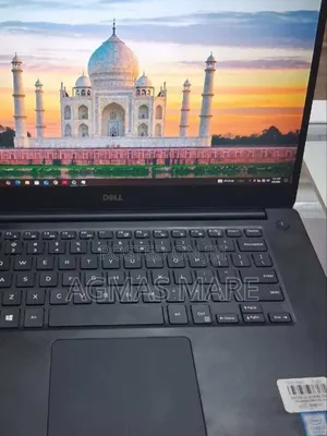 Photo - New Laptop Dell Precision 15 3520 16GB Intel Core I7 SSD 512GB