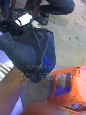 Photo - New Original Shoes Jordan 4