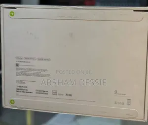 New Laptop Apple MacBook Air 2025 M4 13-Inch 16GB Apple M4 SSD 256GB