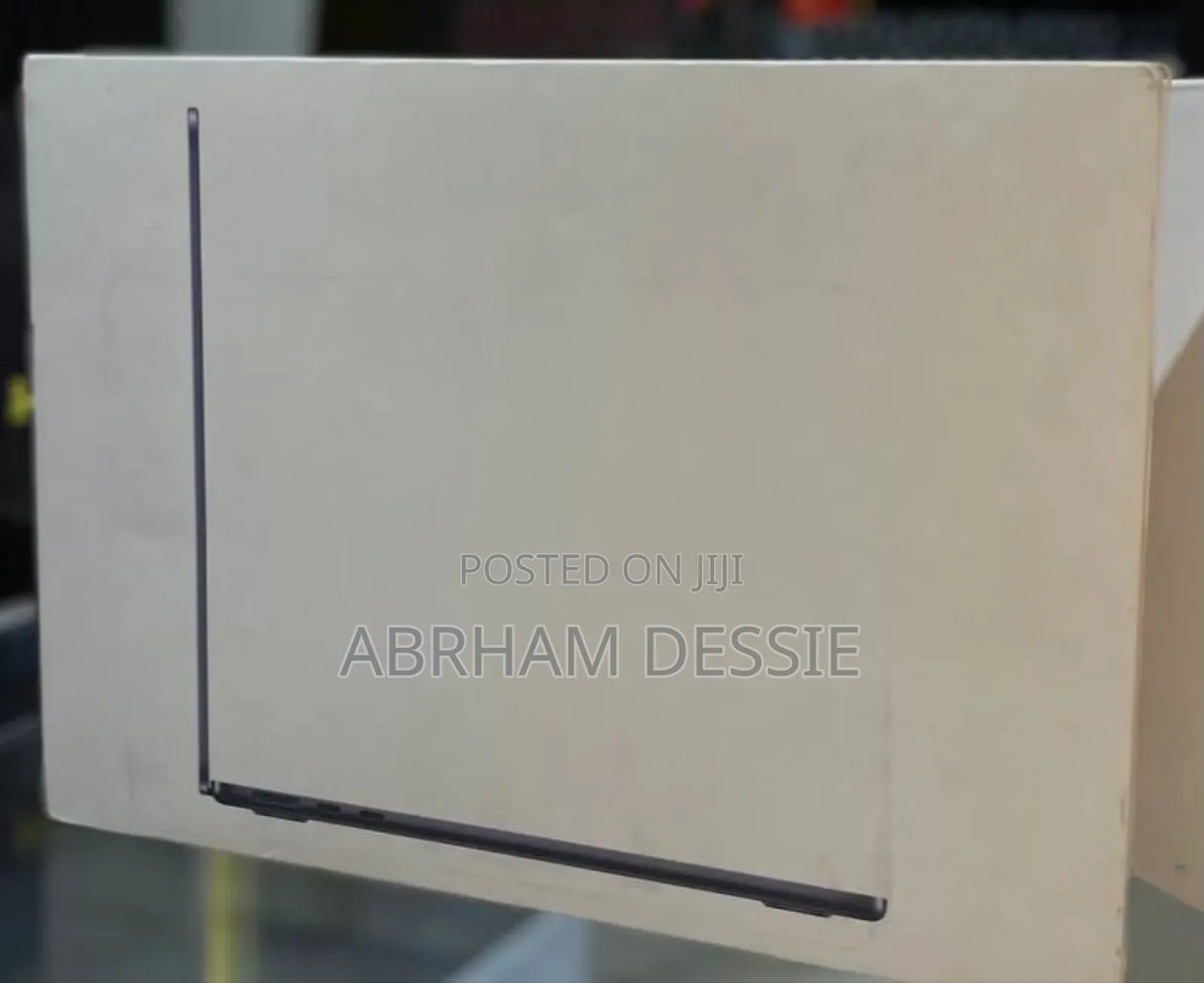 New Laptop Apple MacBook Air 2025 M4 13-Inch 16GB Apple M4 SSD 256GB