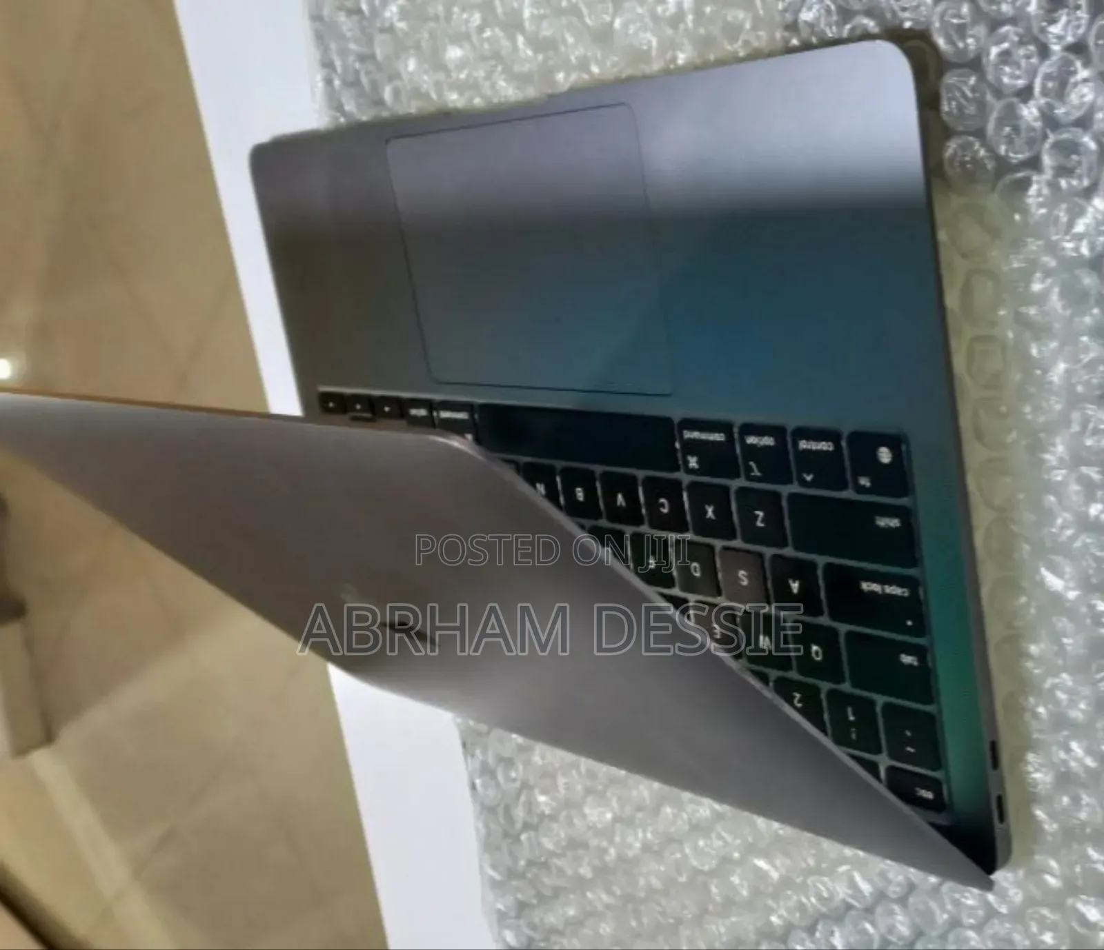 New Laptop Apple MacBook Air 2020 M1 8GB Apple M1 SSD 256GB