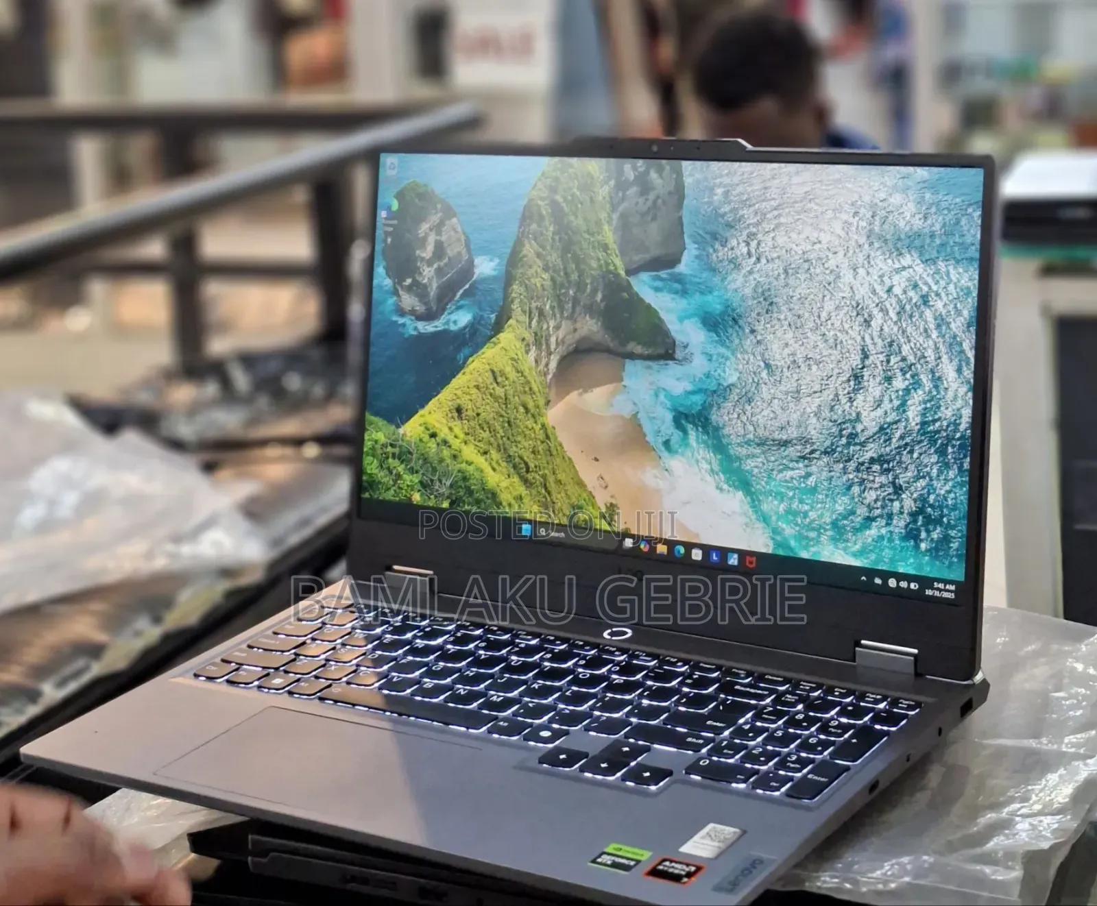 New Laptop Lenovo LOQ 15ARP9 16GB AMD Ryzen 7 SSD 1T