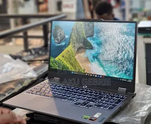 New Laptop Lenovo LOQ 15ARP9 16GB AMD Ryzen 7 SSD 1T