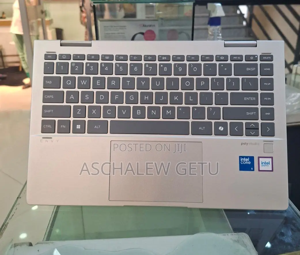 New Laptop HP Envy X360 8GB Intel Core 5 SSD 512GB