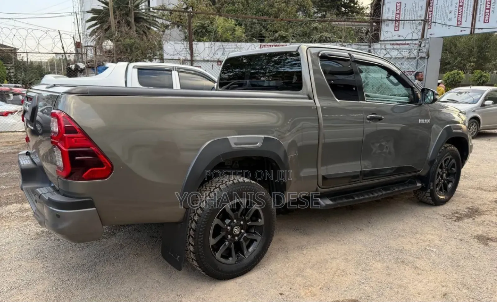 Toyota Hilux 2021 Gray