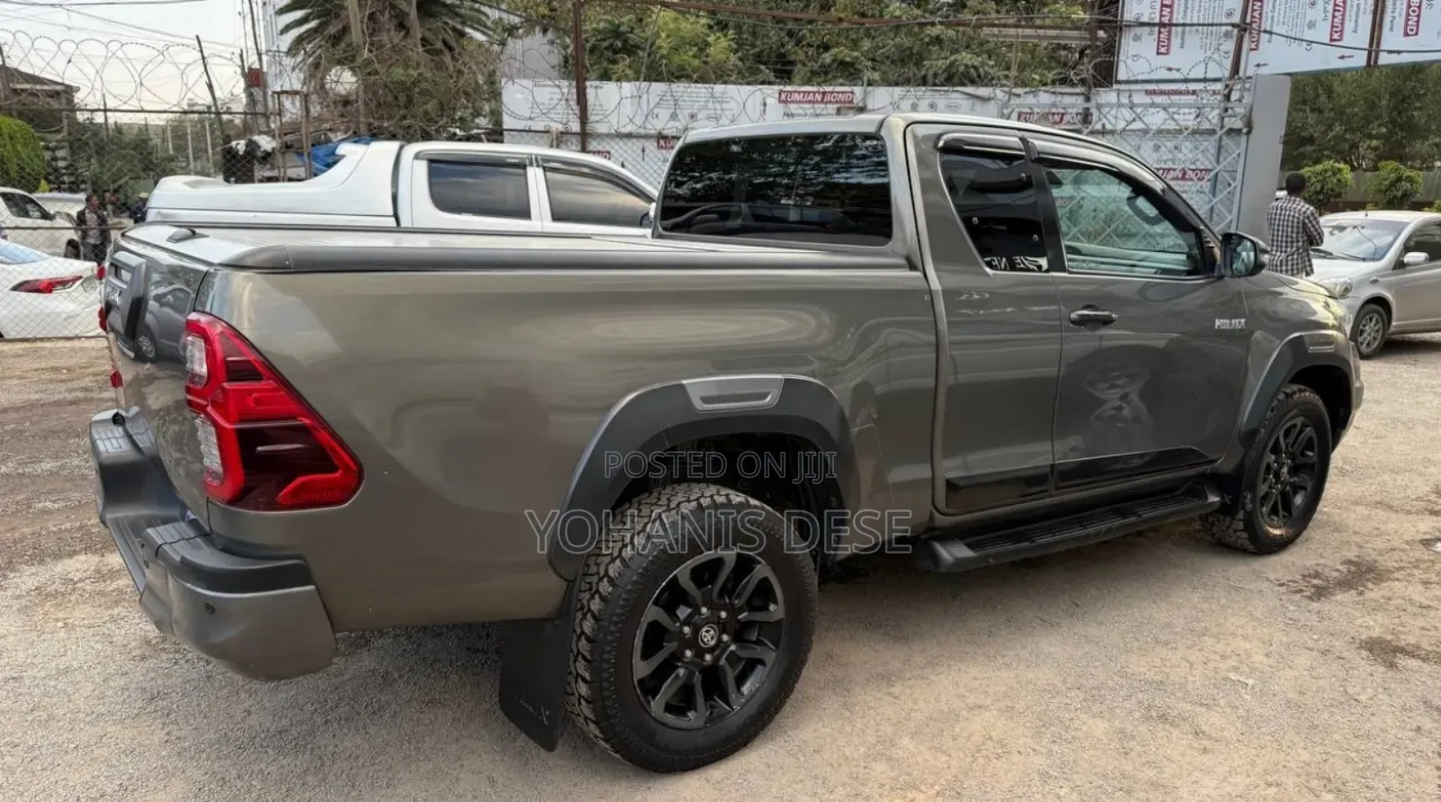 Toyota Hilux 2021 Gray