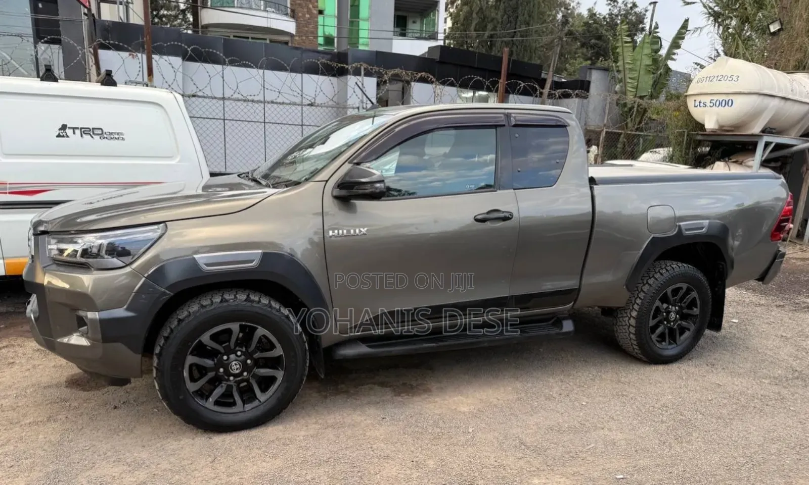 Toyota Hilux 2021 Gray