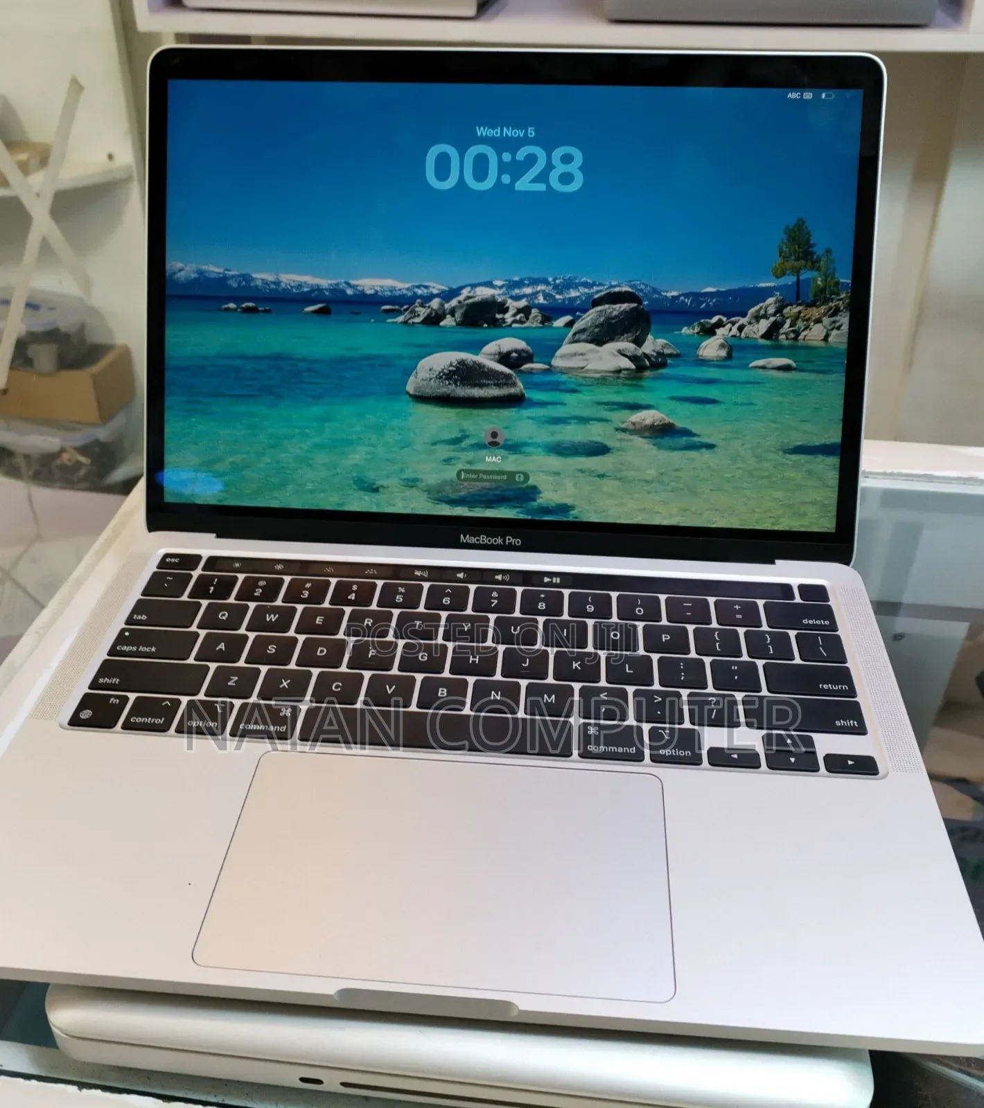 New Laptop Apple MacBook Pro 2020 M1 16GB Apple M1 Pro SSD 512GB