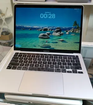 Photo - New Laptop Apple MacBook Pro 2020 M1 16GB Apple M1 Pro SSD 512GB