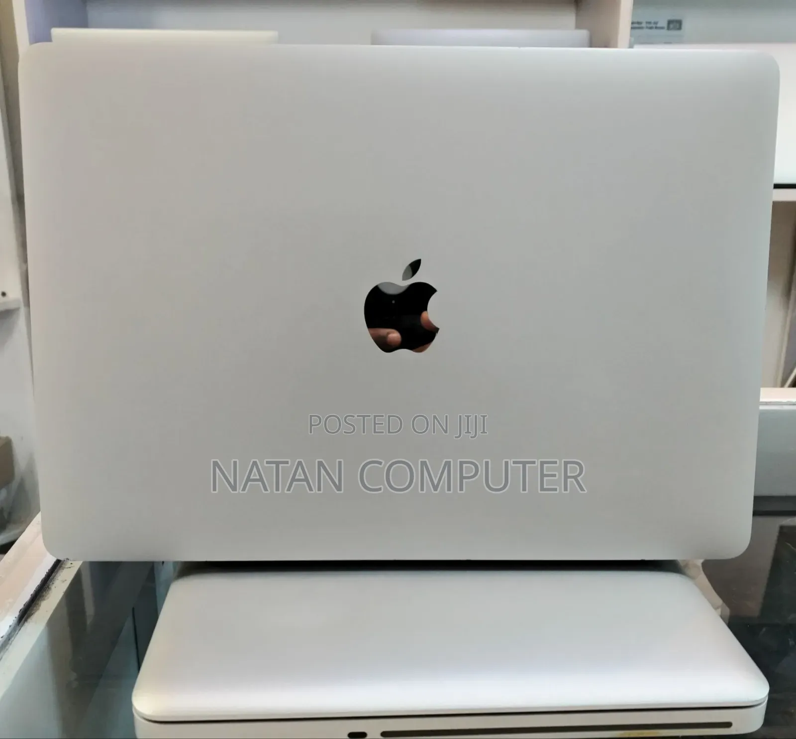 New Laptop Apple MacBook Pro 2020 M1 16GB Apple M1 Pro SSD 512GB