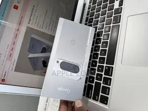 Photo - New Google Pixel 10 Pro XL 256 GB Silver