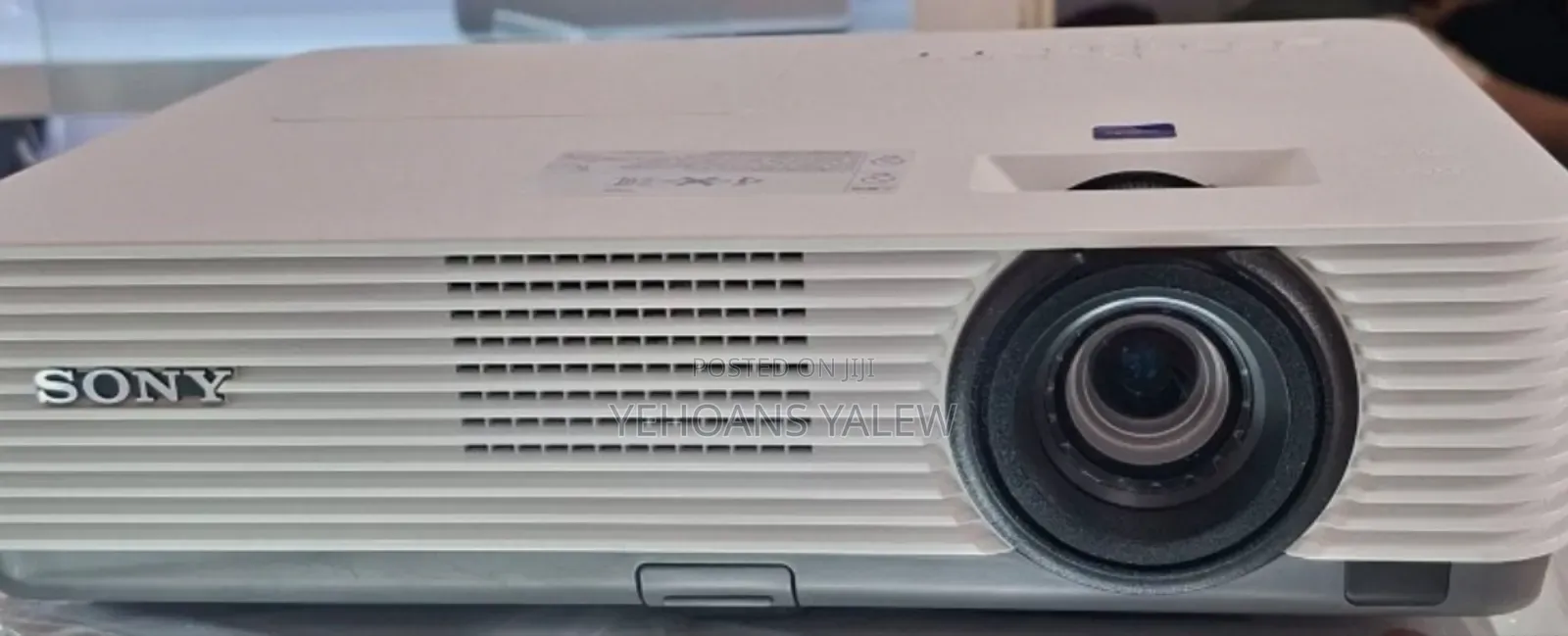 3new Arrival 
Sony VPL-Dx221 Projector 
1 Piece Remains 
Resoluti